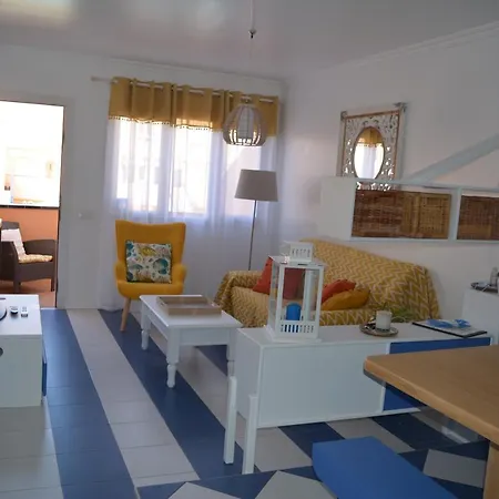 דירה Lovely House Near To The Sea קורלחו